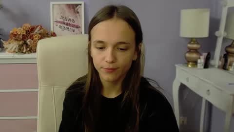 Snapshot of emilly_lust99 chatting on September 23, 6:38 am Emilly online show from September 23, 6:38 am