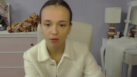 Snapshot of emilly_lust99 chatting on December 1, 7:35 am Emilly online show from December 1, 7:35 am