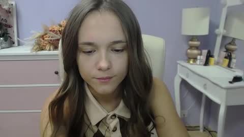 Snapshot of emilly_lust99 chatting on December 4, 7:50 am Emilly online show from December 4, 7:50 am