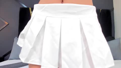 Snapshot of emilly_moonn chatting on September 25, 2:48 am EMILLY online show from September 25, 2:48 am