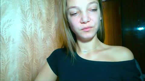 Emilly online show from November 25, 6:57 am