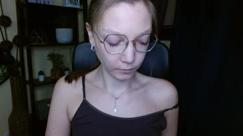 Emilly online show from February 18, 6:09 am