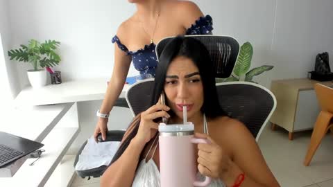 Snapshot of emillybrowm chatting on September 12, 1:55 pm Emilly online show from September 12, 1:55 pm