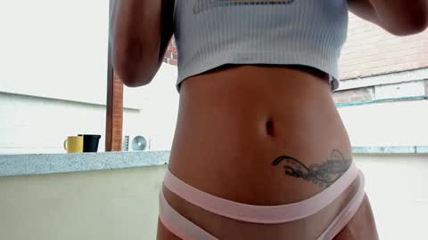 Snapshot of emillygonzalez chatting on December 6, 8:51 pm .  . online show from December 6, 8:51 pm