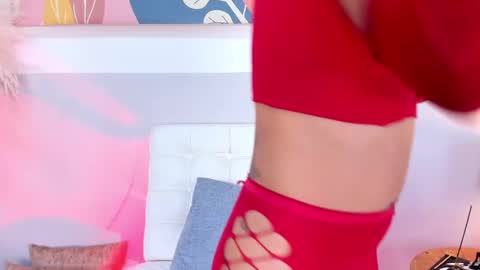 Snapshot of emillygonzalez chatting on September 27, 12:32 pm .  . online show from September 27, 12:32 pm