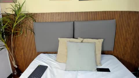 Snapshot of emillyharper_ chatting on October 6, 3:37 am emillyharper_ online show from October 6, 3:37 am