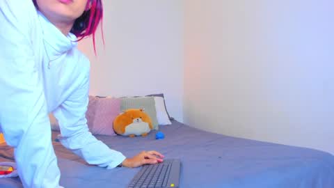 emilly online show from February 5, 6:46 am