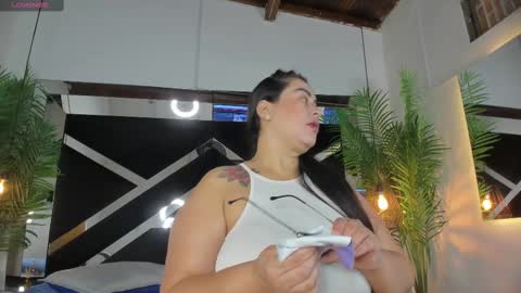 Snapshot of emily18__ chatting on February 26, 11:09 am Emily online show from February 26, 11:09 am