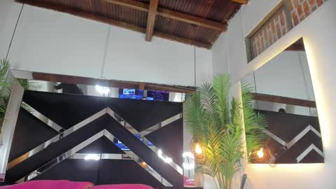 Snapshot of emily18__ chatting on October 25, 10:56 am Emily online show from October 25, 10:56 am