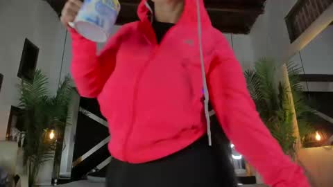 Snapshot of emily18__ chatting on November 19, 10:48 am Emily online show from November 19, 10:48 am