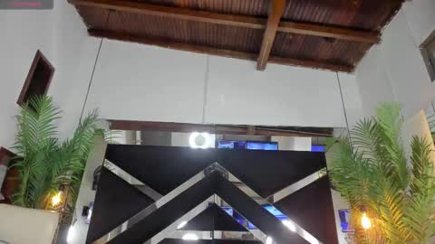 Snapshot of emily18__ chatting on December 16, 10:53 am Emily online show from December 16, 10:53 am