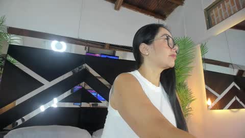 Emily  online show from March 25, 11:05 am