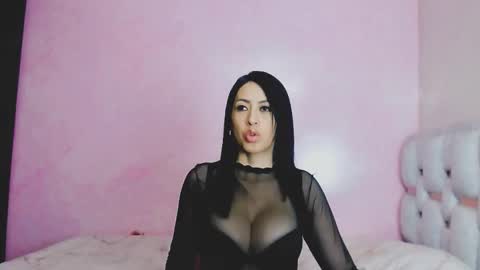 Snapshot of emily_414 chatting on November 29, 8:39 am Dayana online show from November 29, 8:39 am
