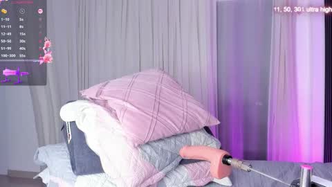 Snapshot of emily___fox chatting on November 13, 12:04 pm Emily online show from November 13, 12:04 pm