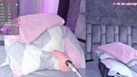 Snapshot of emily___fox chatting on December 3, 12:03 pm Emily online show from December 3, 12:03 pm