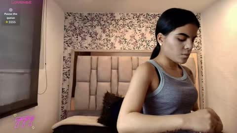Snapshot of emily__cute__ chatting on March 4, 7:53 pm EMILY CUTE online show from March 4, 7:53 pm