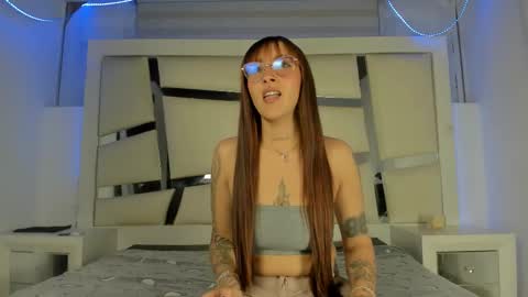 emily__watson_ online show from February 26, 5:06 am