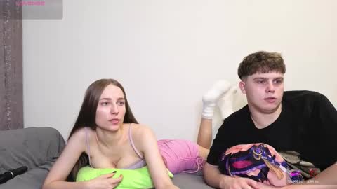 Snapshot of emily_and_ilumi chatting on October 23, 5:12 pm emily_and_ilumi online show from October 23, 5:12 pm