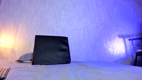 Snapshot of emily_ariaszc chatting on December 5, 2:55 pm Emily online show from December 5, 2:55 pm