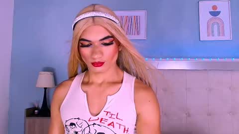 Snapshot of emily_castillo1_ chatting on September 23, 5:54 am emily_castillo1_ online show from September 23, 5:54 am