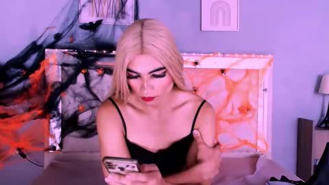 Snapshot of emily_castillo1_ chatting on October 7, 1:47 am emily_castillo1_ online show from October 7, 1:47 am