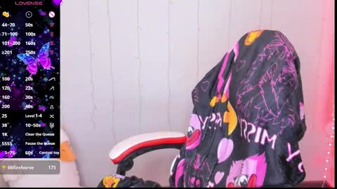 Snapshot of emily_cline chatting on October 31, 8:15 am emily_cline online show from October 31, 8:15 am