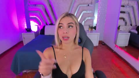 Emily online show from January 18, 10:39 am