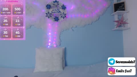 emily_fox7 online show from December 3, 11:55 am