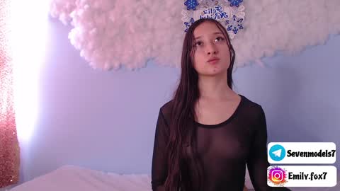 emily_fox7 online show from December 13, 1:22 pm