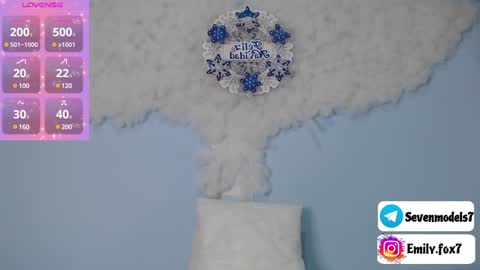 emily_fox7 online show from December 15, 10:39 am