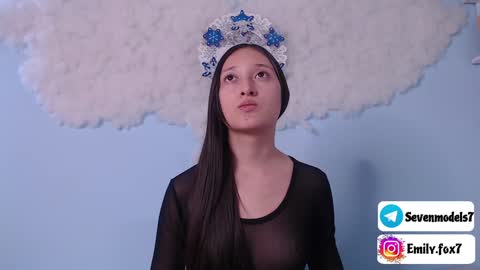 emily_fox7 online show from December 26, 12:05 pm