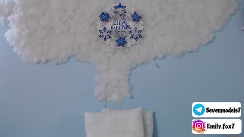 emily_fox7 online show from December 28, 12:03 pm