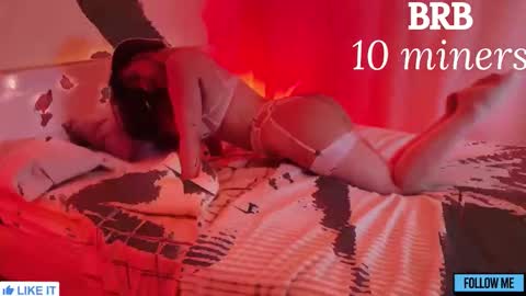 Snapshot of emily_gin chatting on September 18, 2:13 am EMILY online show from September 18, 2:13 am