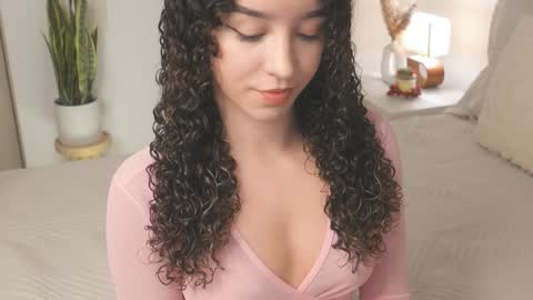 Snapshot of emily_johnson1 chatting on December 31, 1:26 am Juliana online show from December 31, 1:26 am