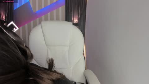 Emily online show from January 21, 2:37 pm