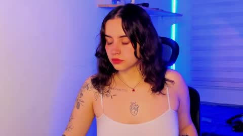 emily_lindey online show from October 29, 3:31 am