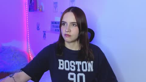 Snapshot of emily_lindey_ chatting on March 4, 2:17 am Emily Lindey online show from March 4, 2:17 am