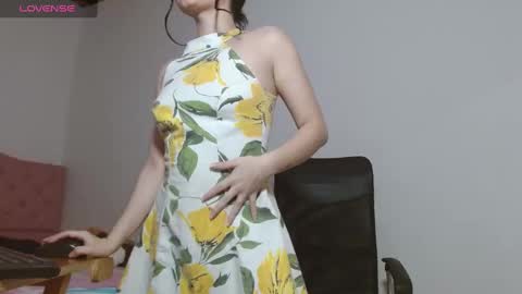 Snapshot of emily_littesweet chatting on March 4, 9:32 pm Emily littesweets online show from March 4, 9:32 pm