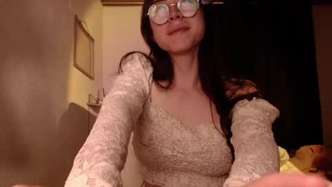 emily_pearl_ online show from December 15, 11:42 pm