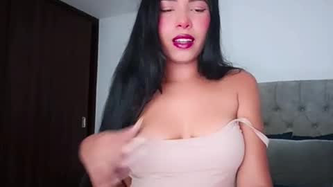 Snapshot of emily_rosse9 chatting on October 26, 1:33 am emily_rosse9 online show from October 26, 1:33 am