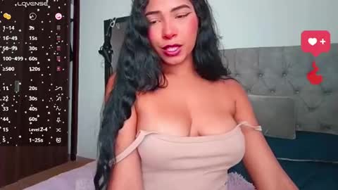 emily_rosse9 online show from November 14, 4:28 pm