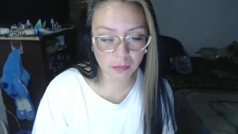 Snapshot of emily_sexy69 chatting on September 26, 6:17 am Emily online show from September 26, 6:17 am