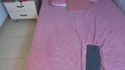 Snapshot of emily_vermont chatting on October 11, 4:01 am emily_vermont online show from October 11, 4:01 am