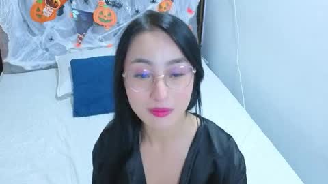 Snapshot of emily_vermont chatting on October 26, 4:18 am emily_vermont online show from October 26, 4:18 am