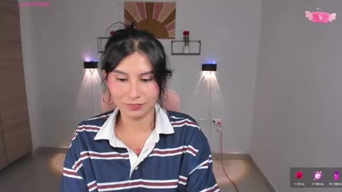 Snapshot of emily_villamil_ chatting on November 12, 9:25 pm Emi online show from November 12, 9:25 pm