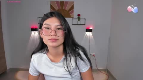 Emi online show from April 13, 10:15 pm