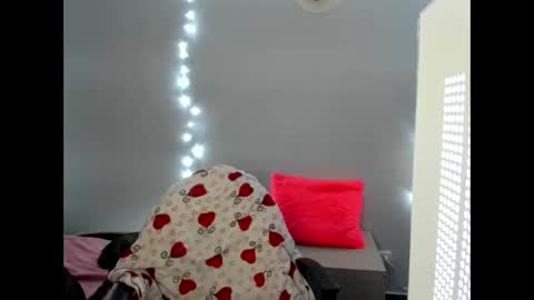 emily_vixen_ online show from October 25, 5:04 am