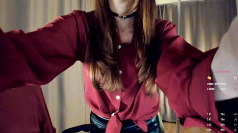 Snapshot of emily_w0w_ chatting on December 16, 11:50 pm Lia online show from December 16, 11:50 pm