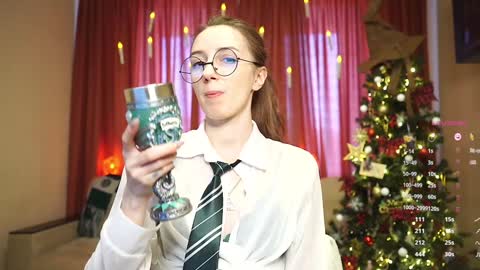 Snapshot of emily_w0w_ chatting on January 5, 9:37 am Lia online show from January 5, 9:37 am