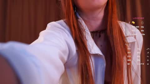 Snapshot of emily_w0w_ chatting on January 24, 7:28 pm Lia online show from January 24, 7:28 pm